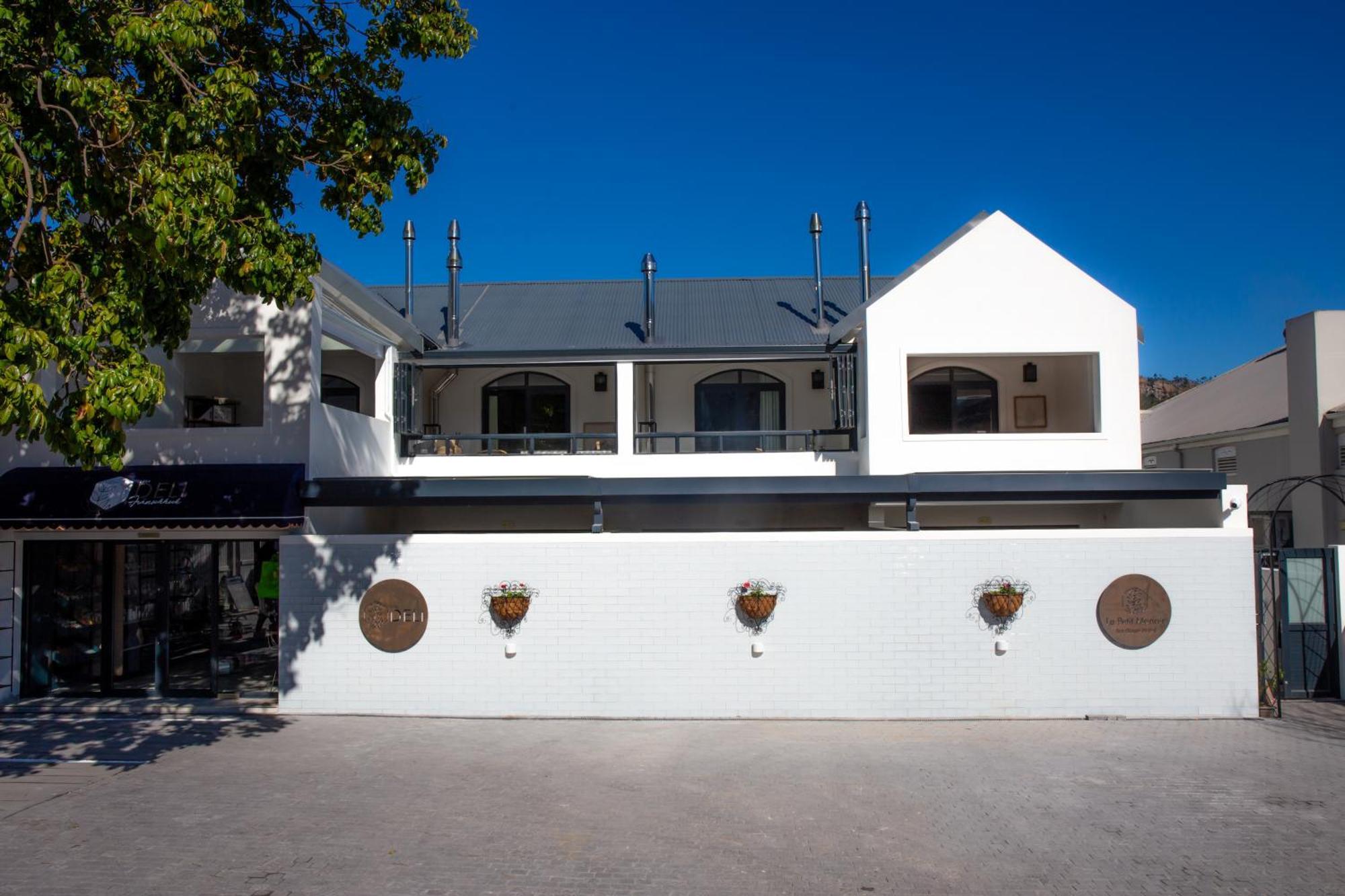 Le Petit Manoir Boutique Hotel Franschhoek Exterior photo