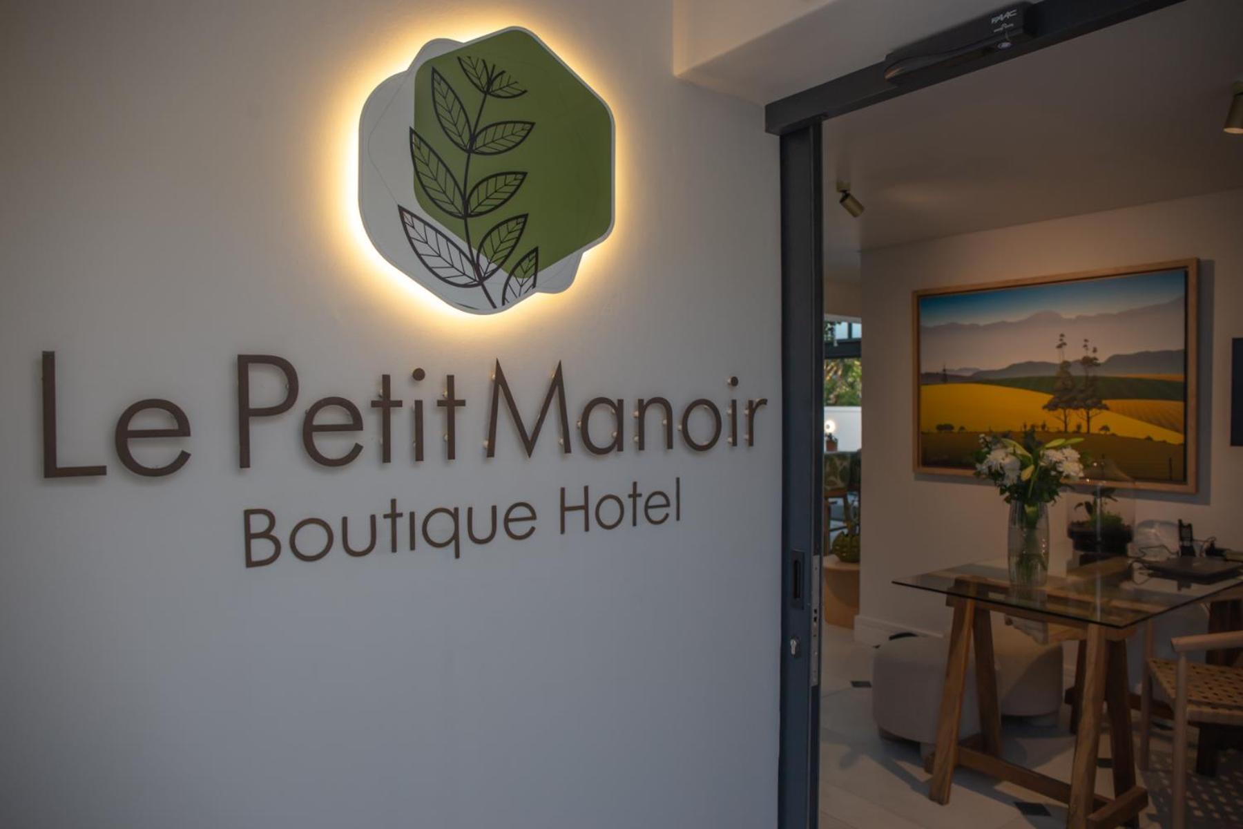 Le Petit Manoir Boutique Hotel Franschhoek Exterior photo